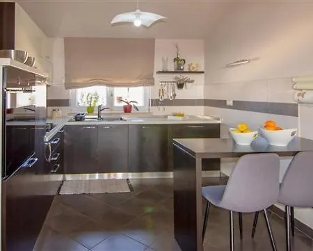 Affittacamere Apartment Patrizia *